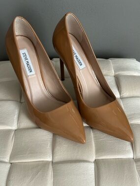 Steve Madden Glossy Pointed Toe Pumps - Camel